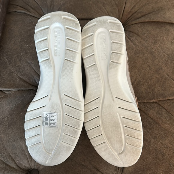 Skechers Slip-ins - Picture 3 of 3